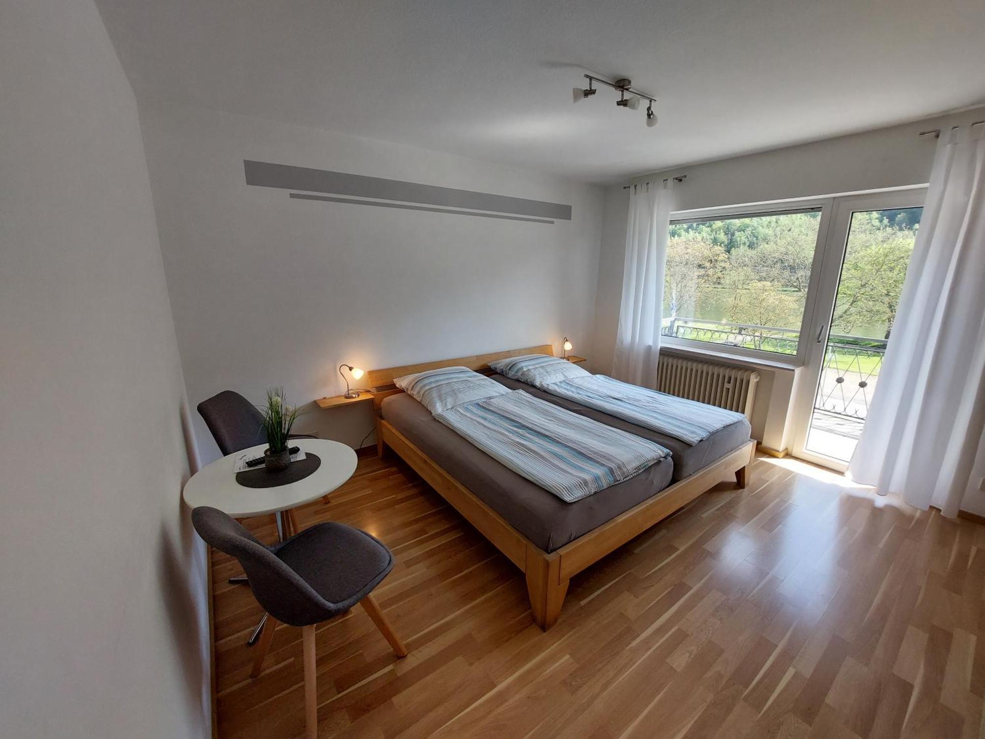 Pension Mosella, Gaestezimmer Sankt Aldegund Exteriör bild