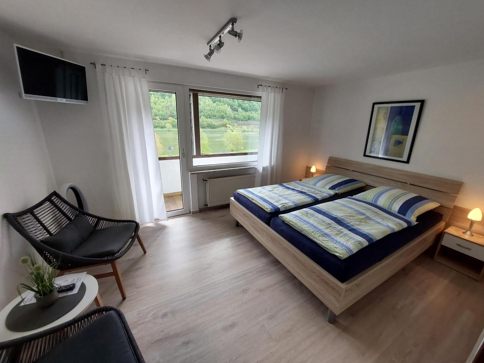 Pension Mosella, Gaestezimmer Sankt Aldegund Exteriör bild